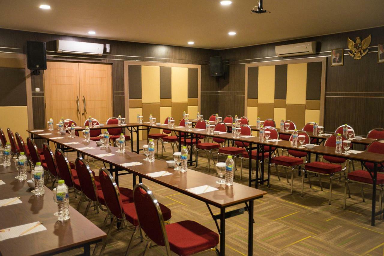 Green Red Hotel Syariah Jombang Exterior foto